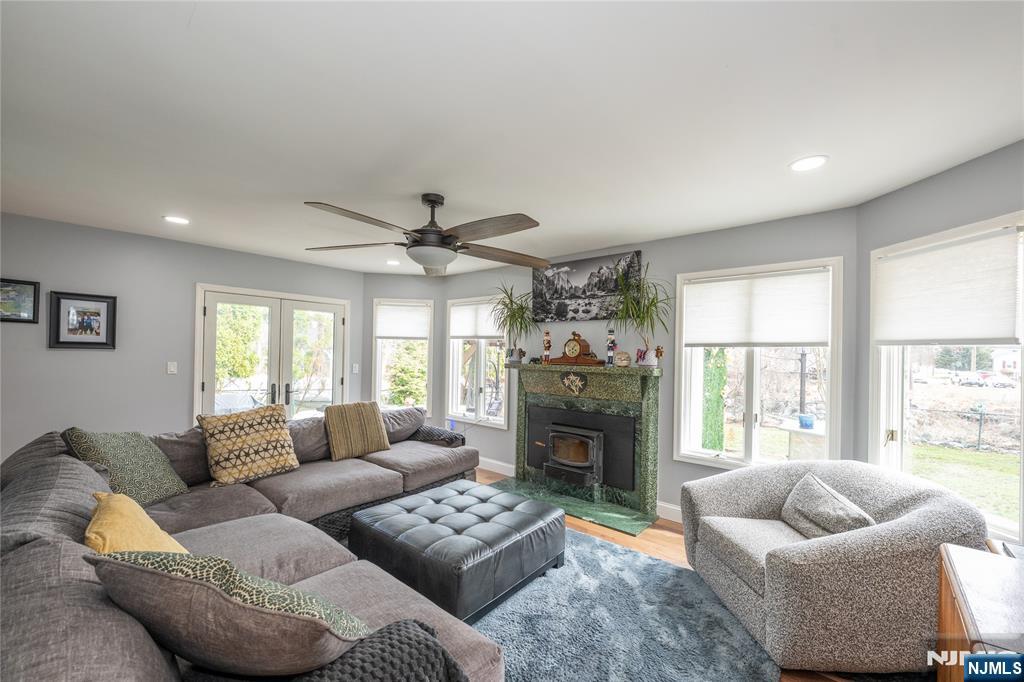 property viewer photo 15