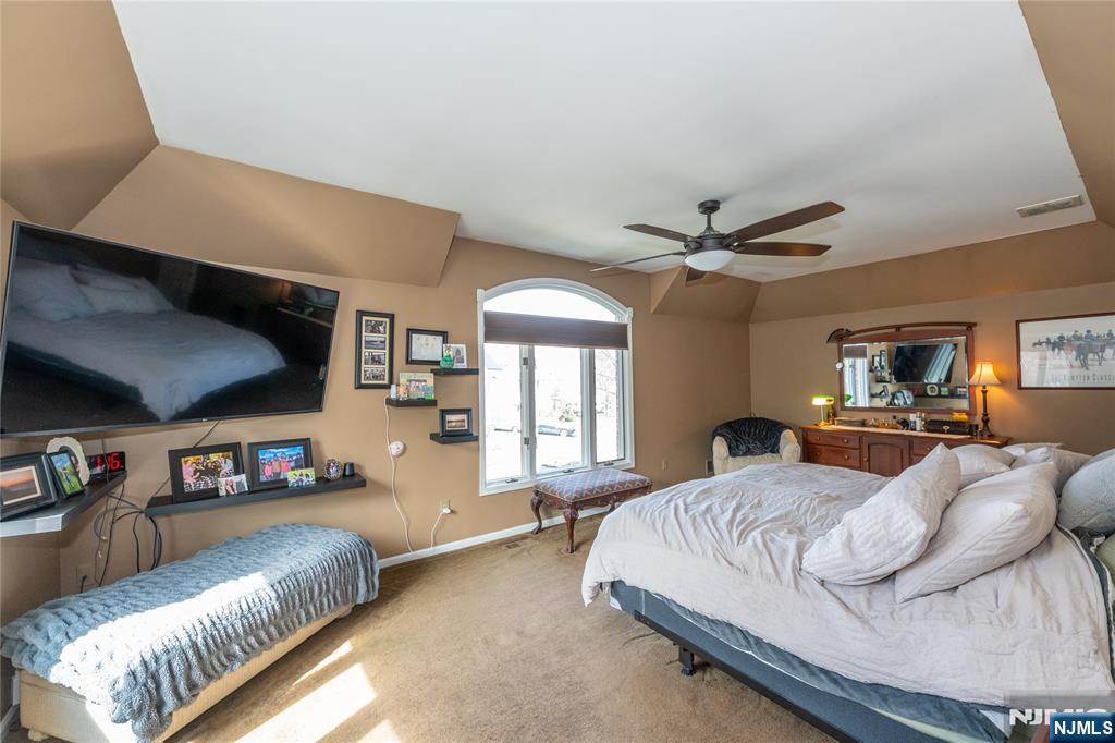 property viewer photo 18