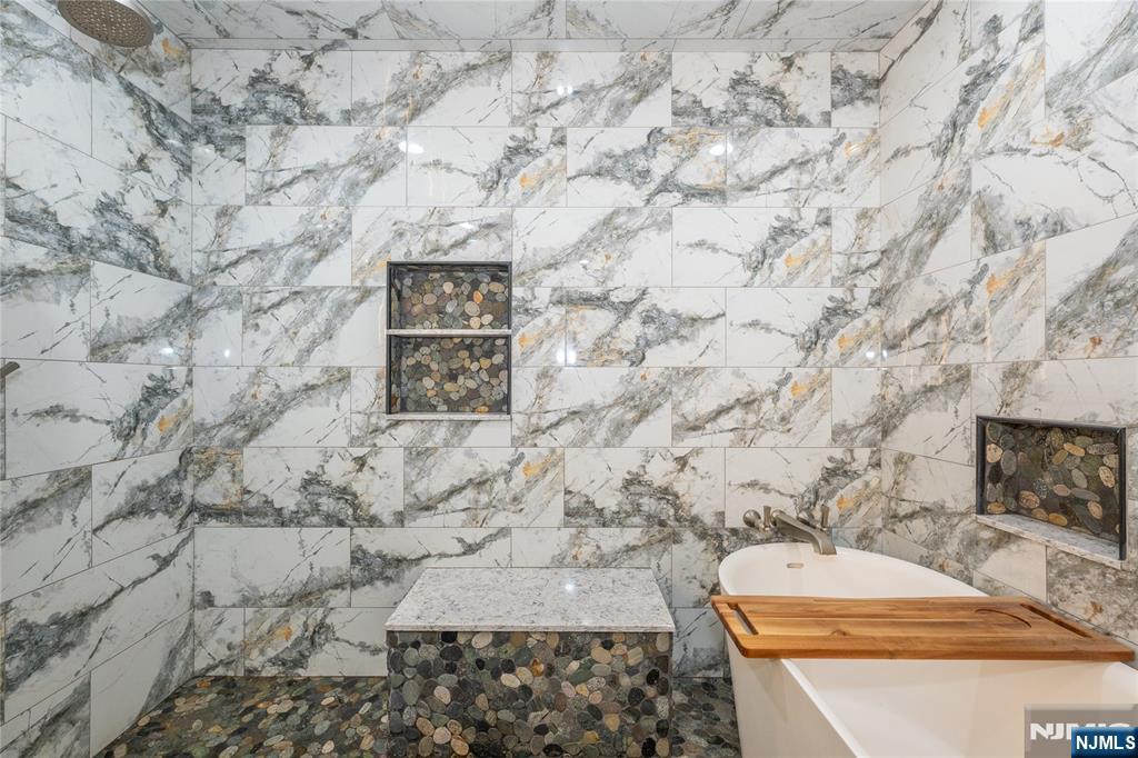 property viewer photo 20