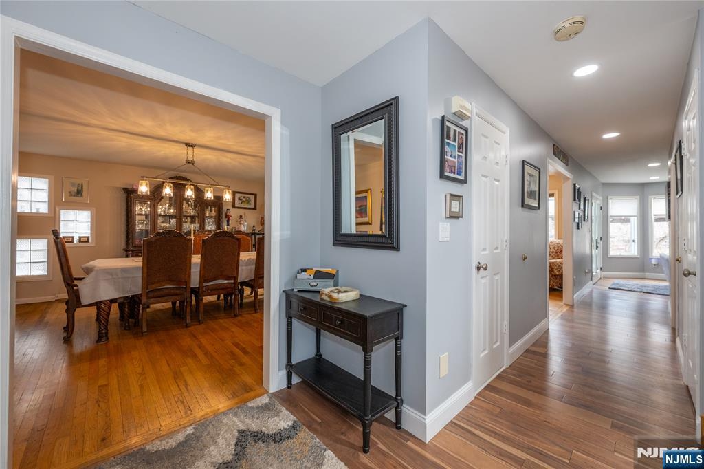 property viewer photo 3