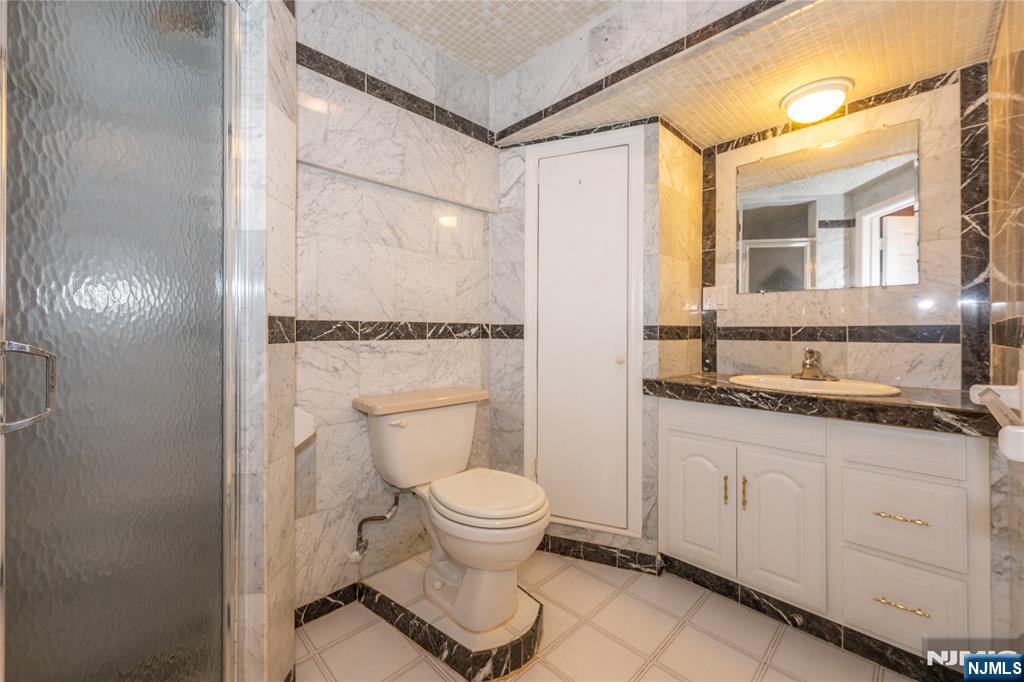 property viewer photo 31