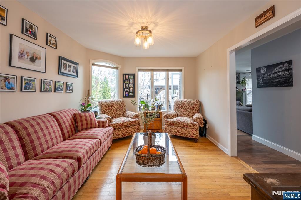 property viewer photo 6