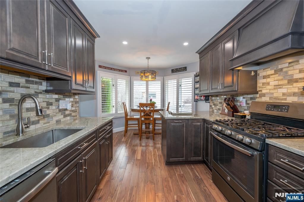property viewer photo 7