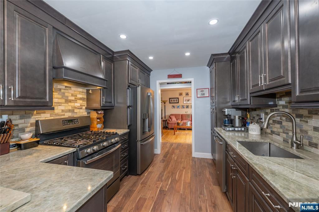 property viewer photo 8