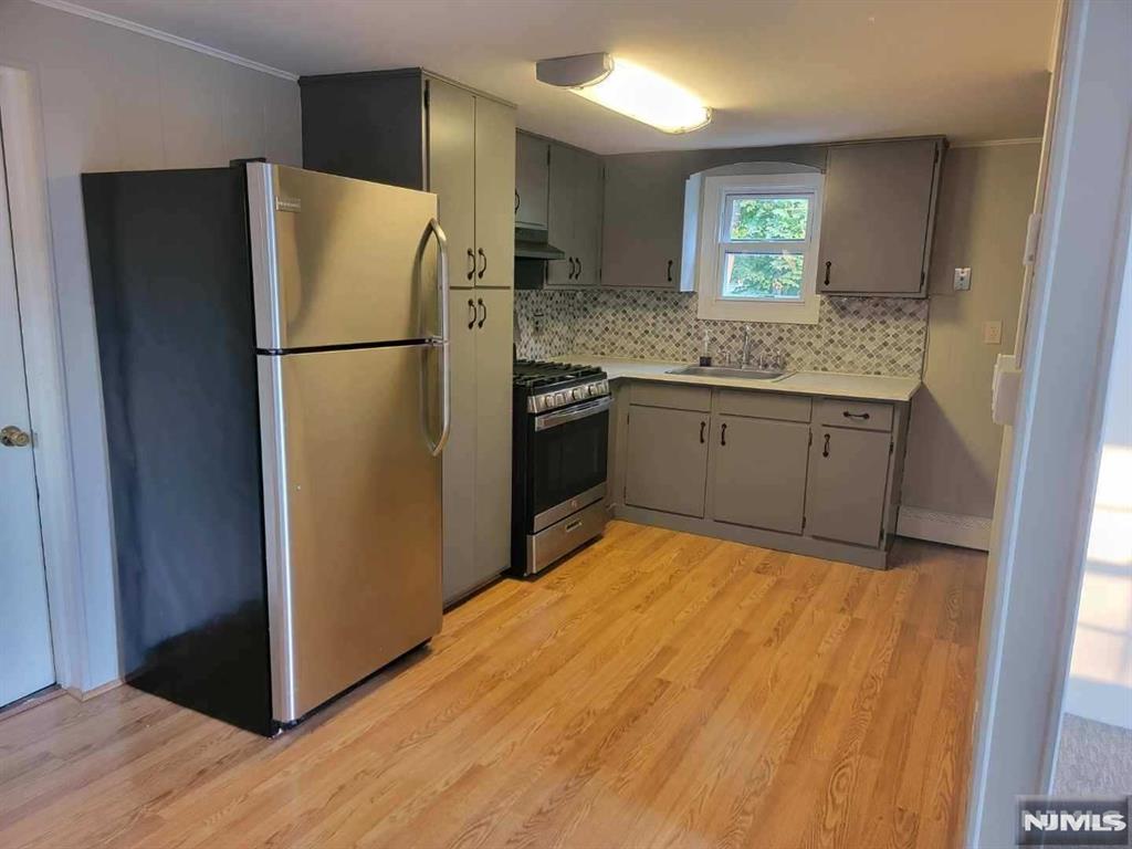 property viewer photo 2