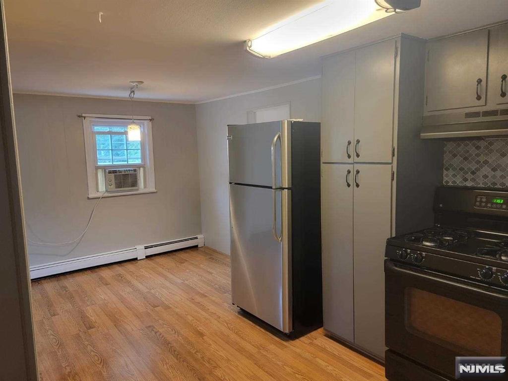 property viewer photo 3