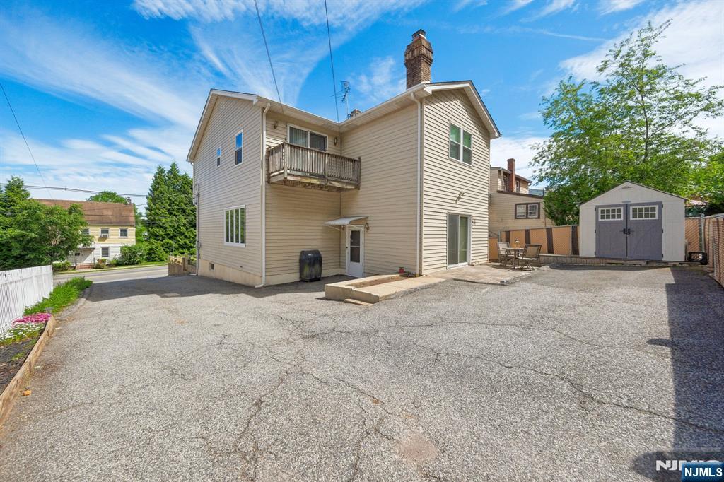main property photo 31