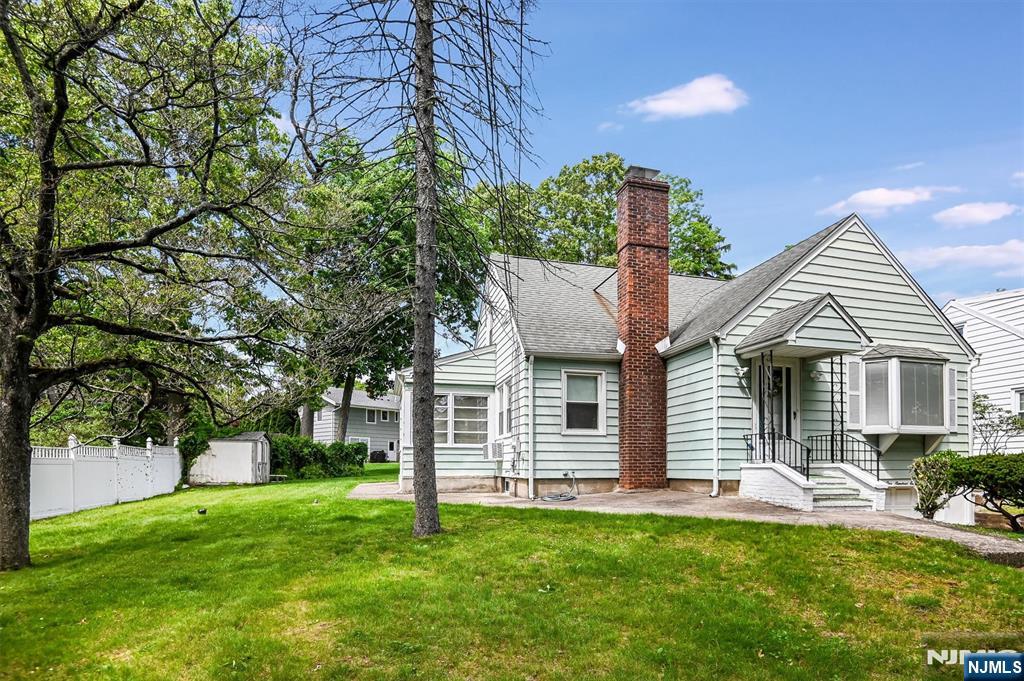 main property photo 23
