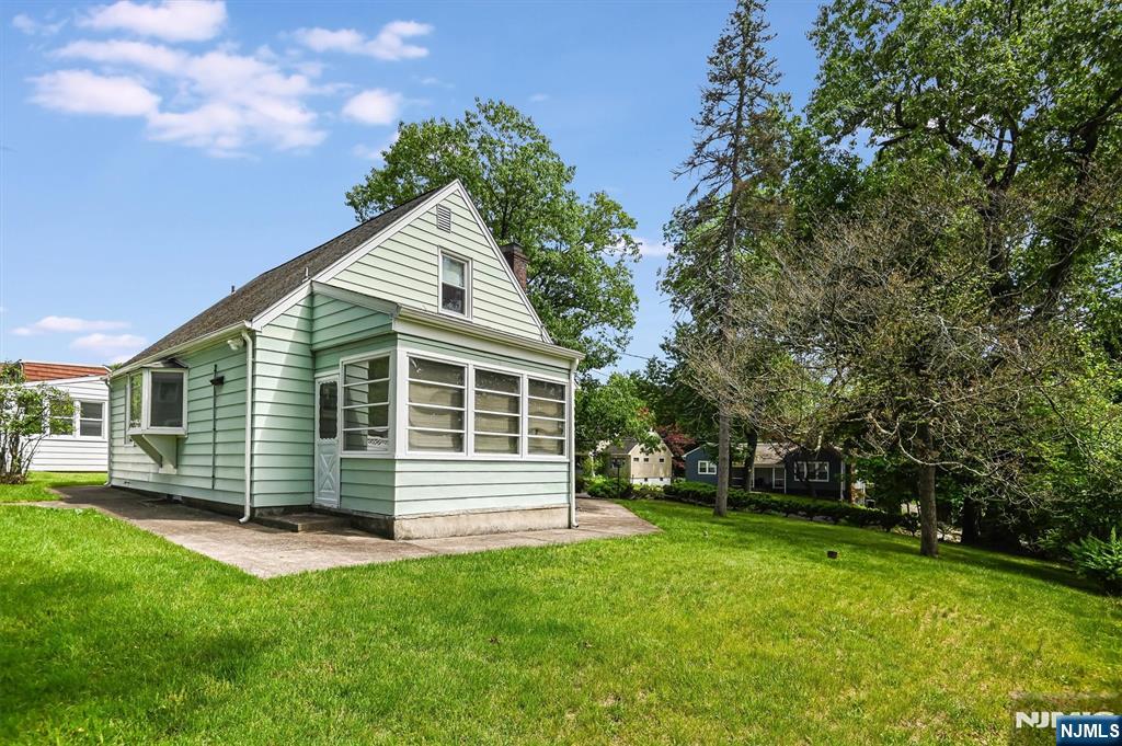main property photo 24
