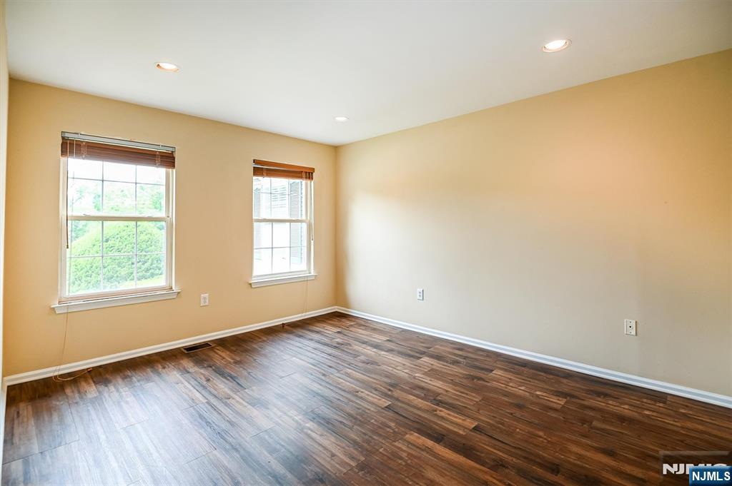 property viewer photo 14