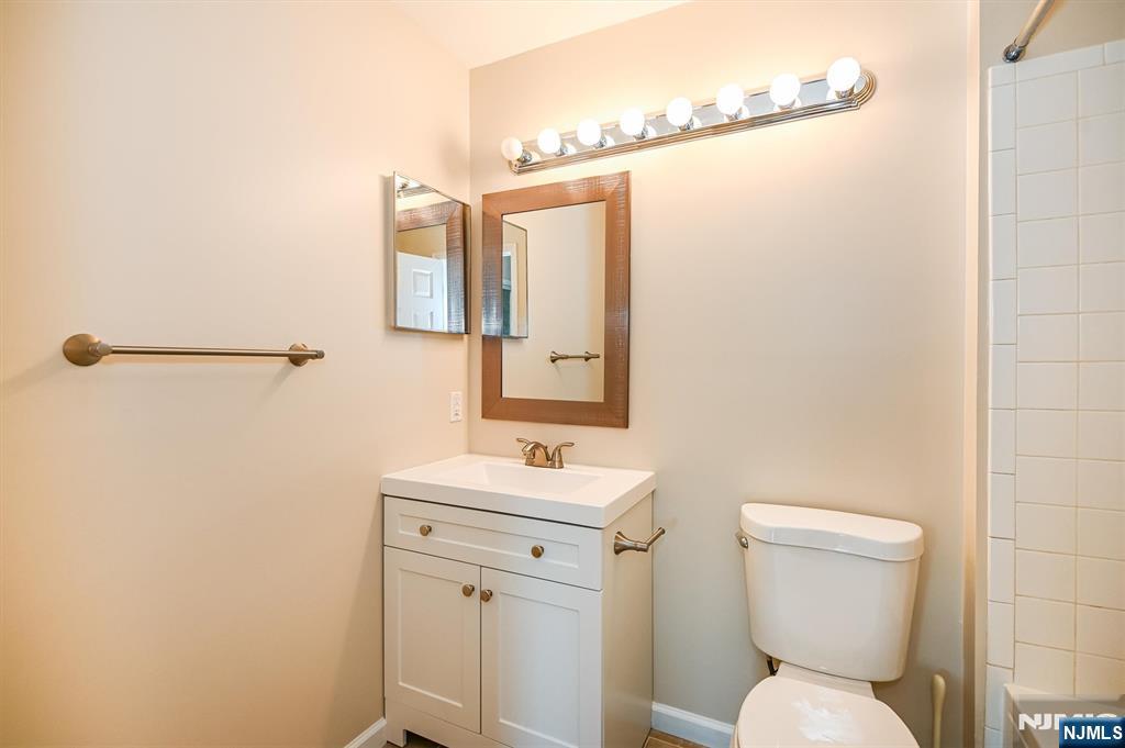 property viewer photo 16