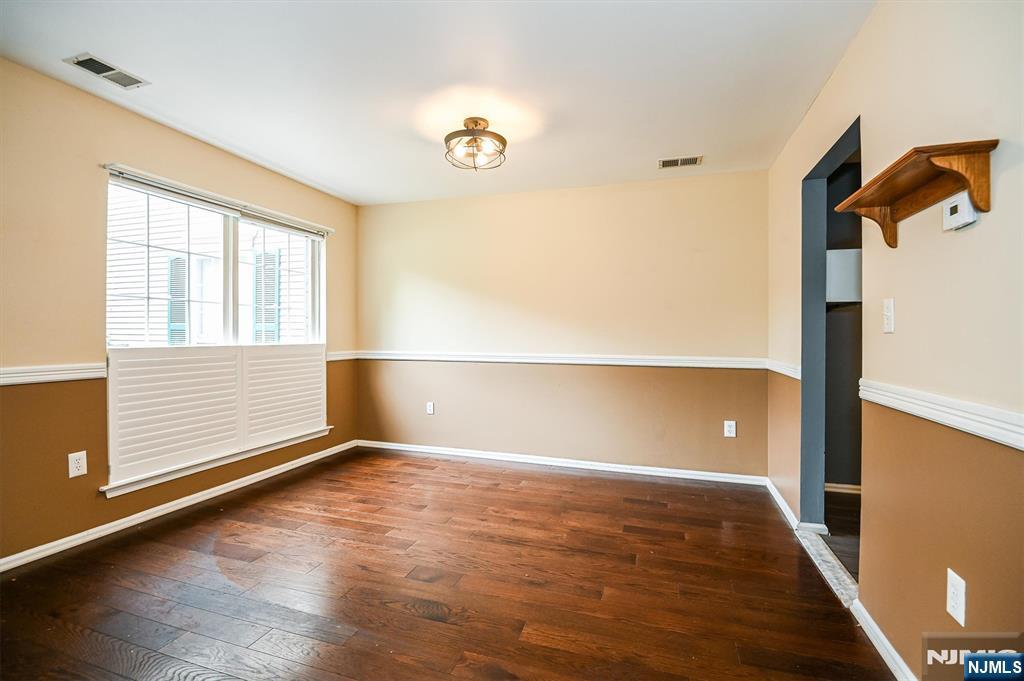 property viewer photo 2