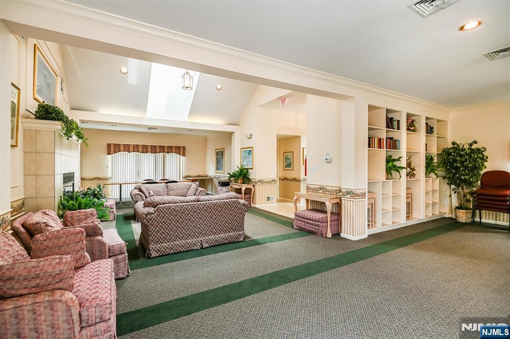 property viewer photo 23