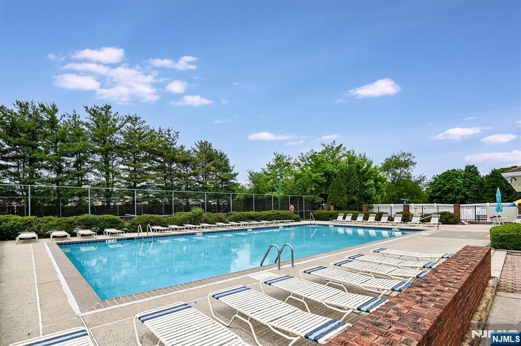 property viewer photo 24