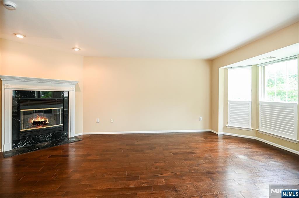 property viewer photo 4
