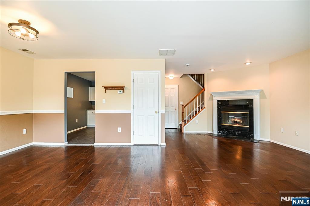 property viewer photo 6