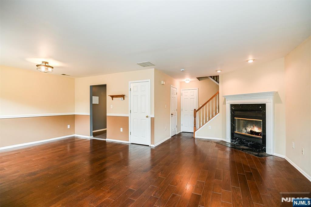 property viewer photo 7