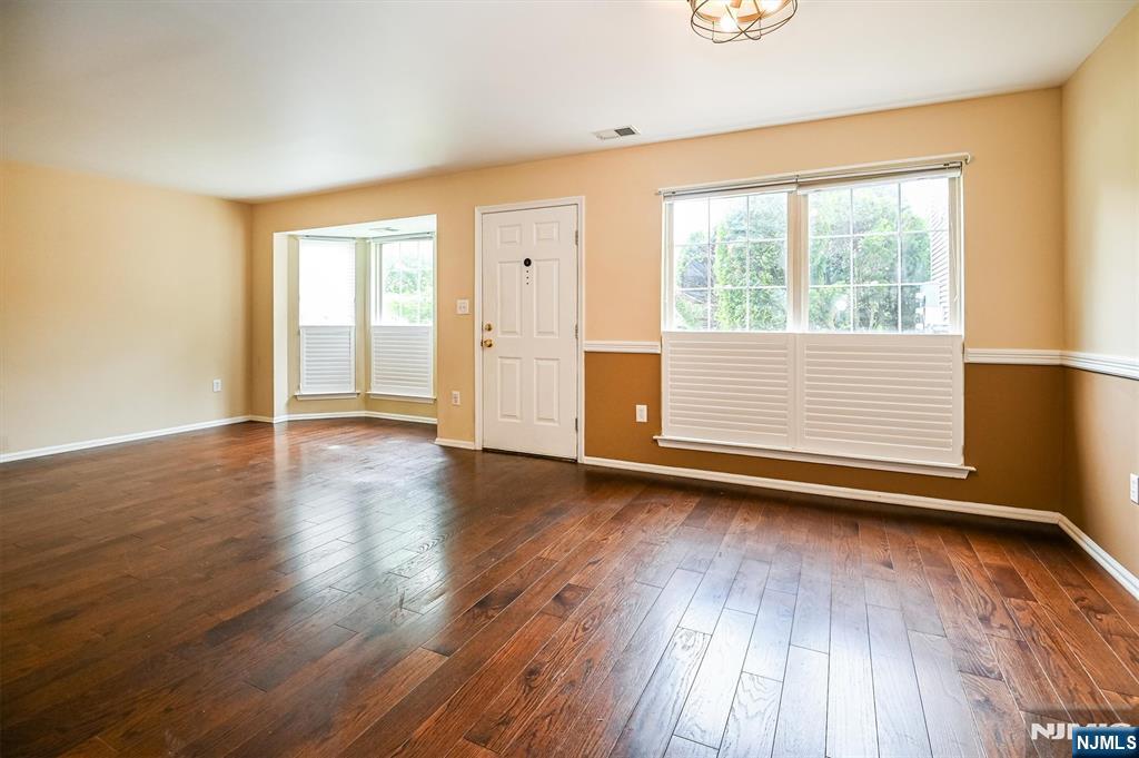 property viewer photo 8