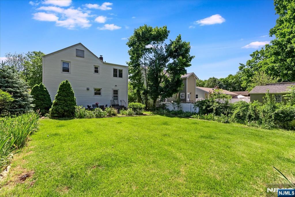 main property photo 10