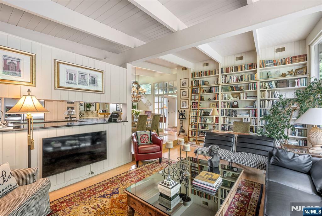 property viewer photo 10