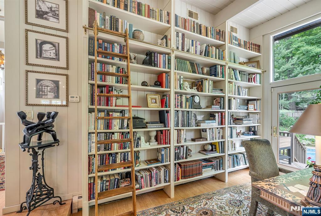 property viewer photo 11