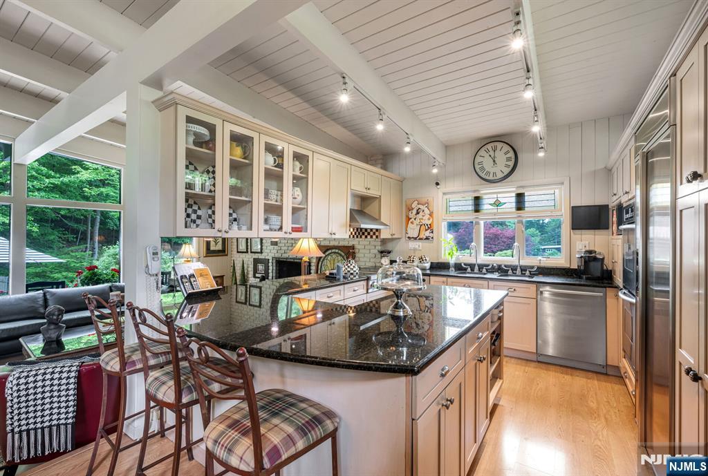 property viewer photo 14
