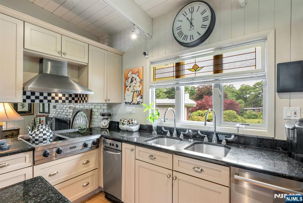 property viewer photo 16