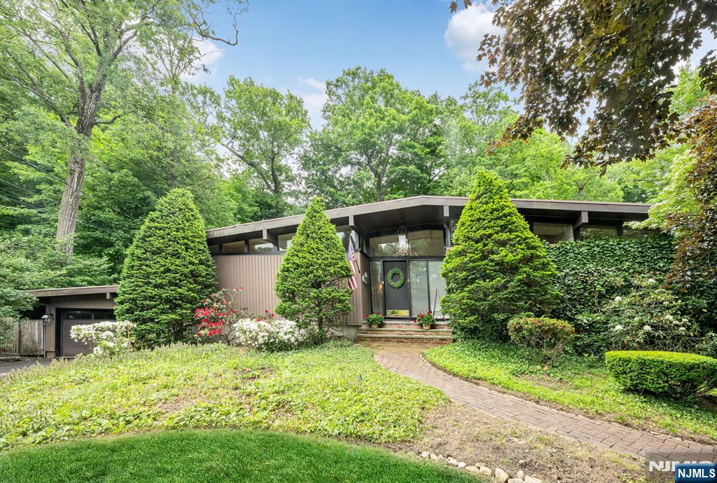 property viewer photo 2