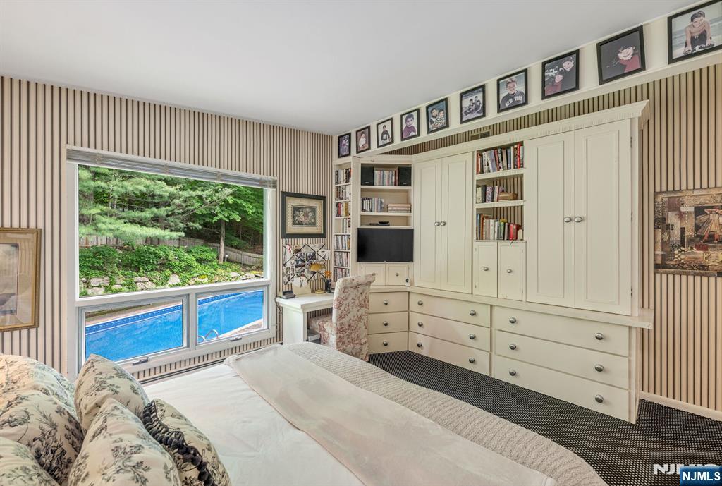 property viewer photo 20