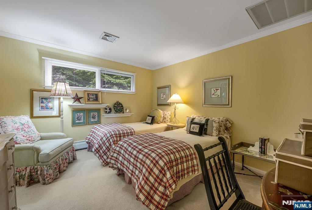property viewer photo 23