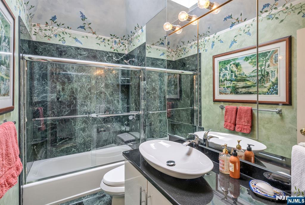 property viewer photo 27