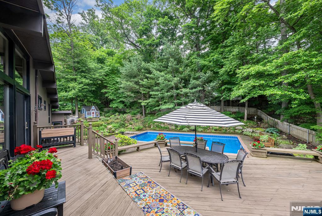 property viewer photo 37