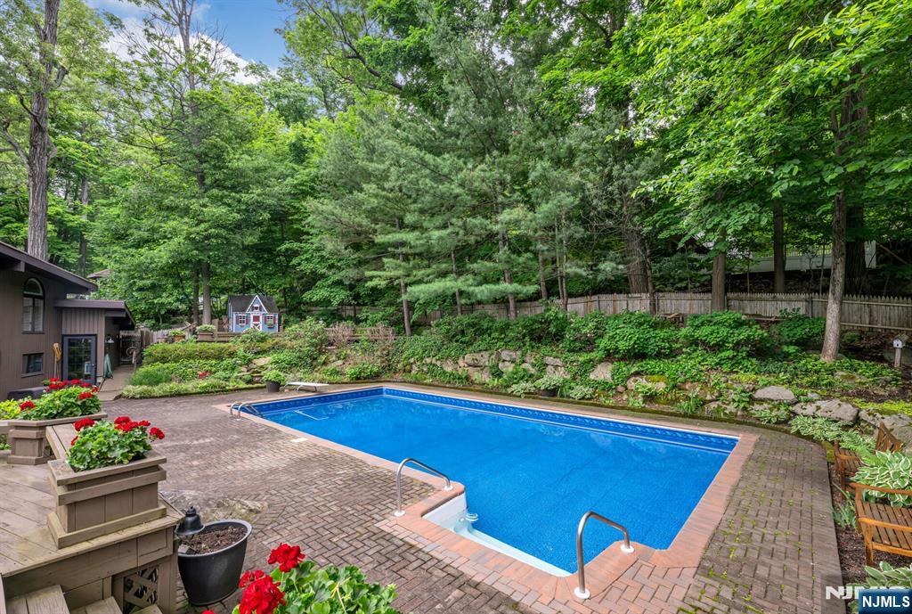 property viewer photo 39