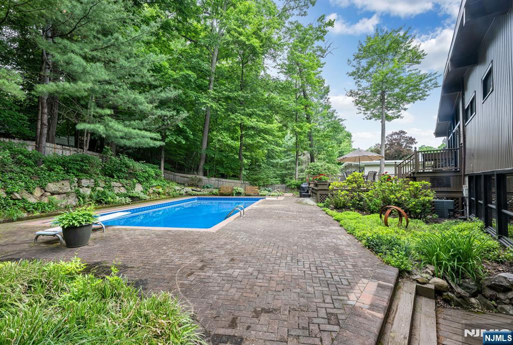 property viewer photo 49