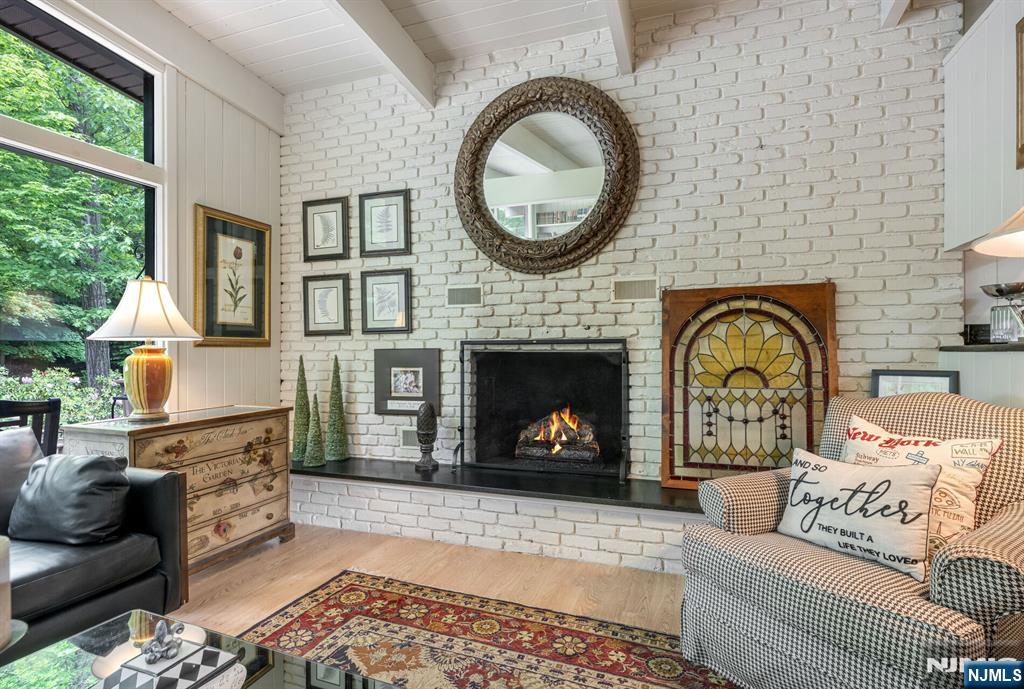 property viewer photo 8