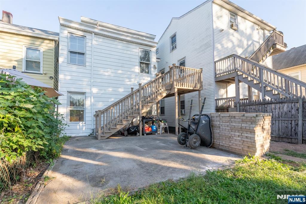 main property photo 13