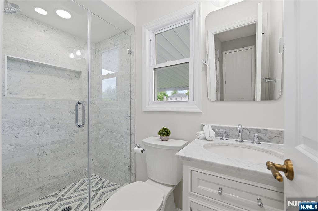 property viewer photo 13