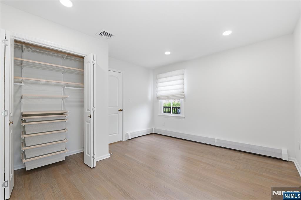 property viewer photo 16