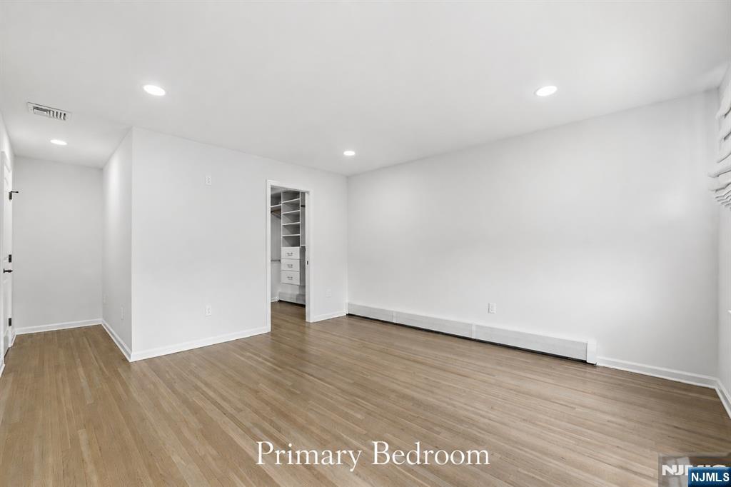 property viewer photo 17