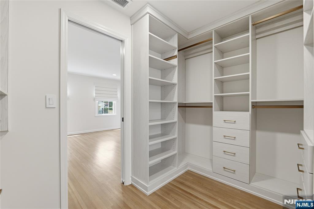 property viewer photo 22