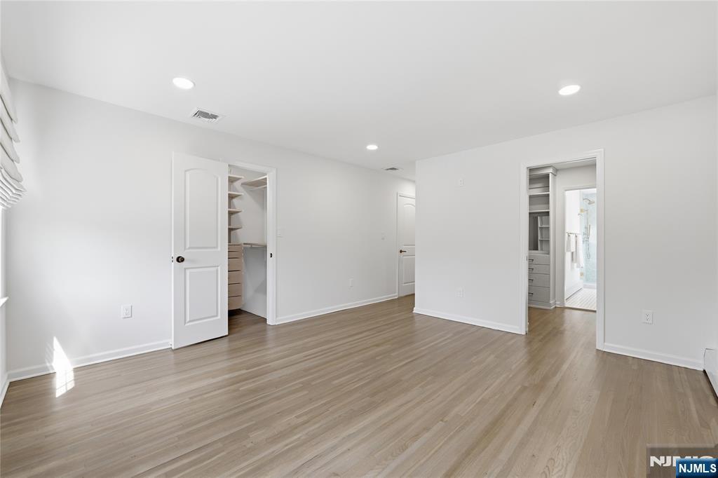 property viewer photo 23
