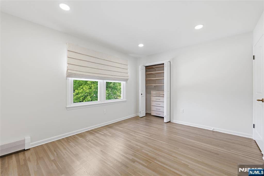 property viewer photo 29
