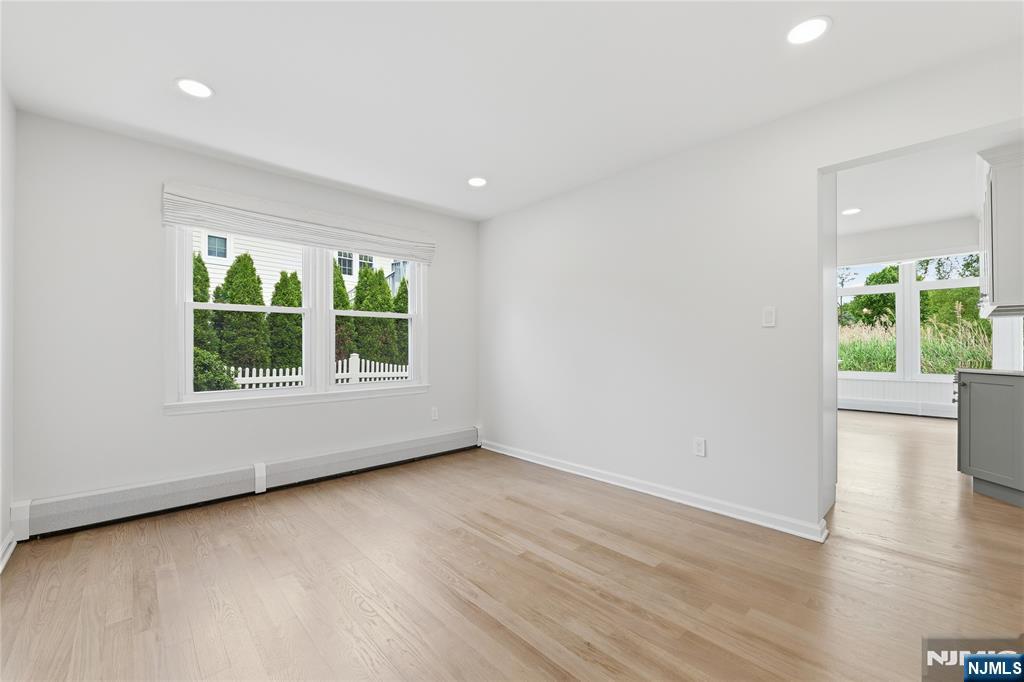 property viewer photo 3