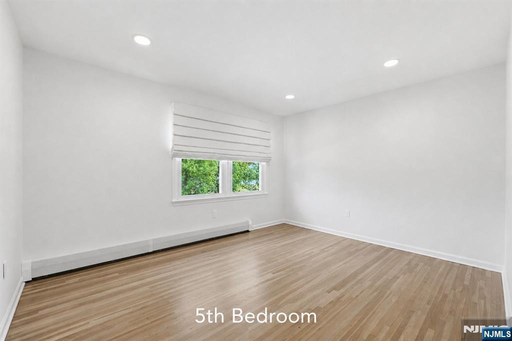property viewer photo 30