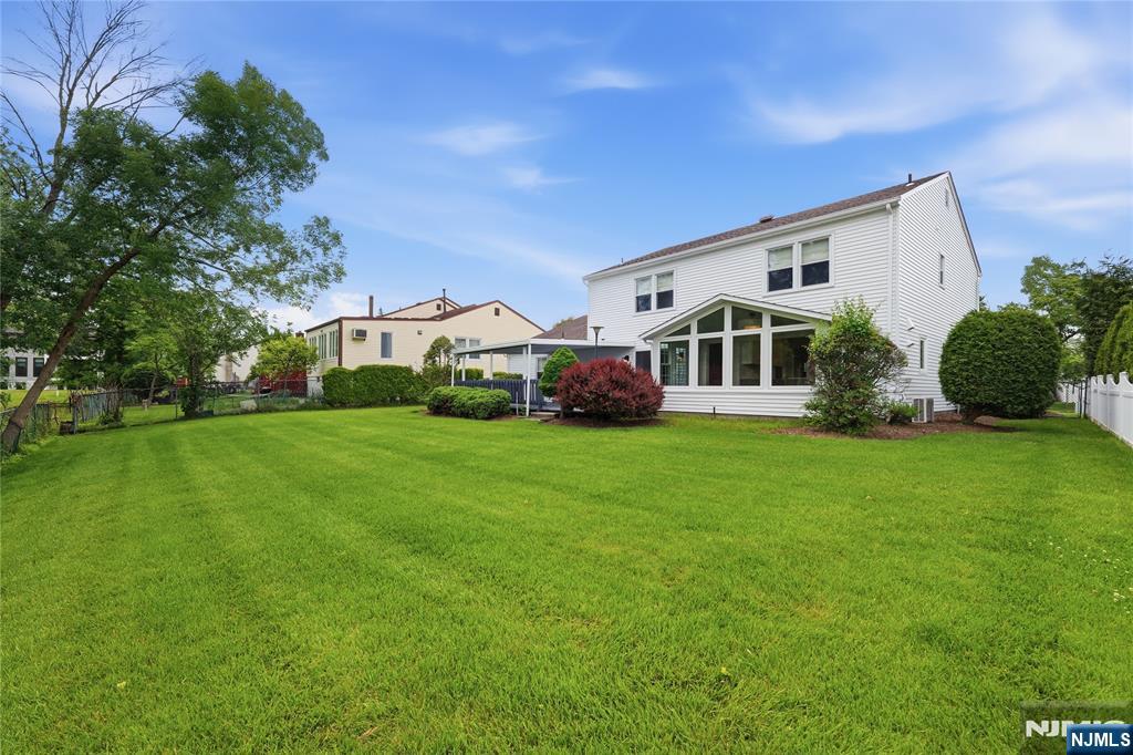 property viewer photo 40