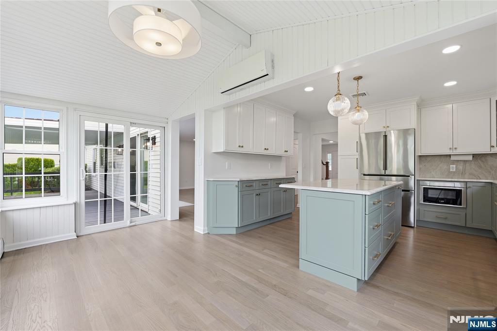 property viewer photo 5