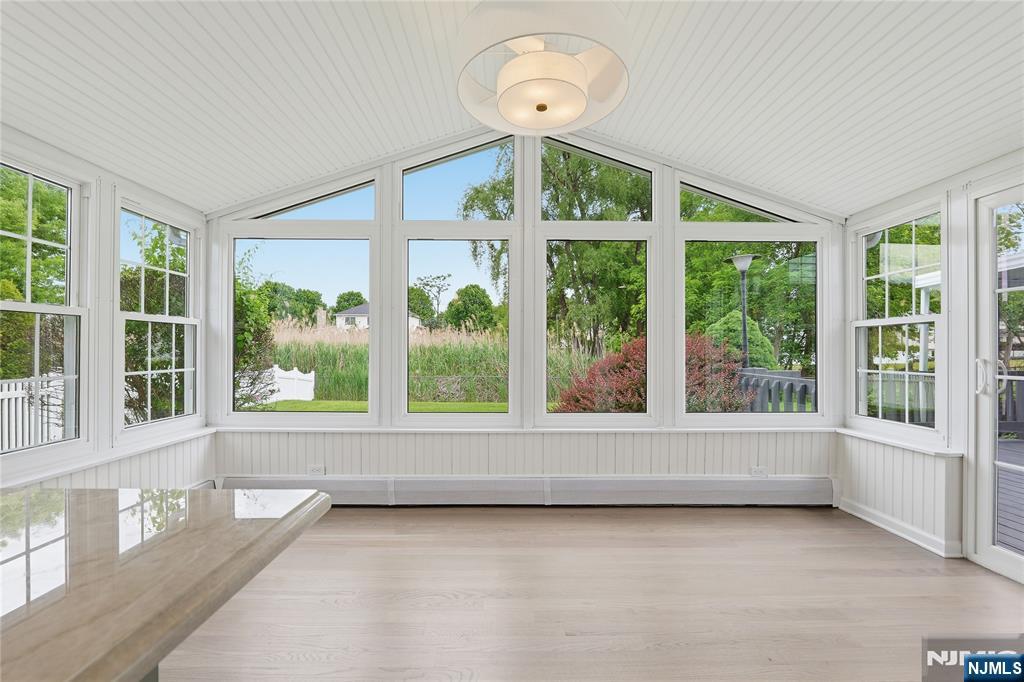 property viewer photo 7