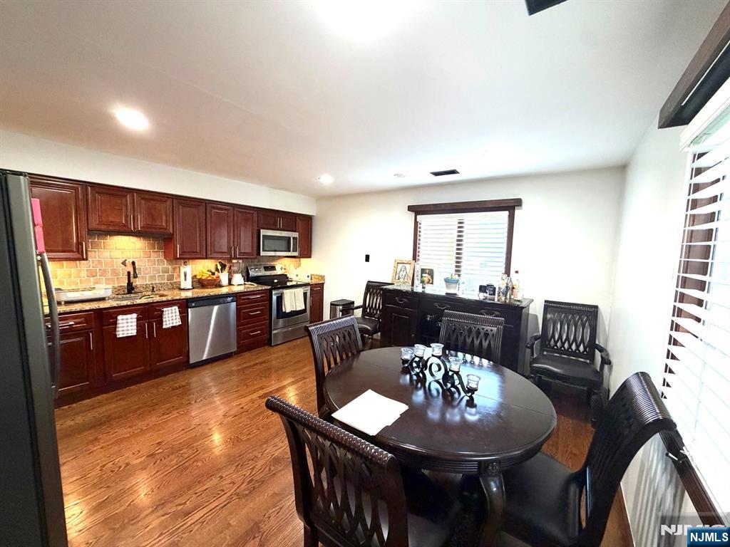 property viewer photo 1