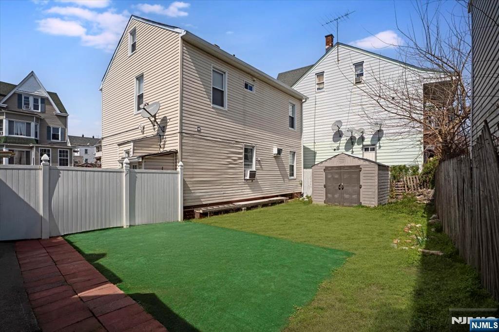 main property photo 25
