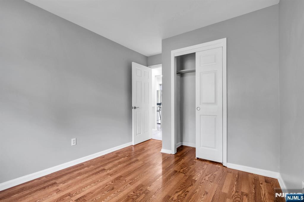 property viewer photo 10